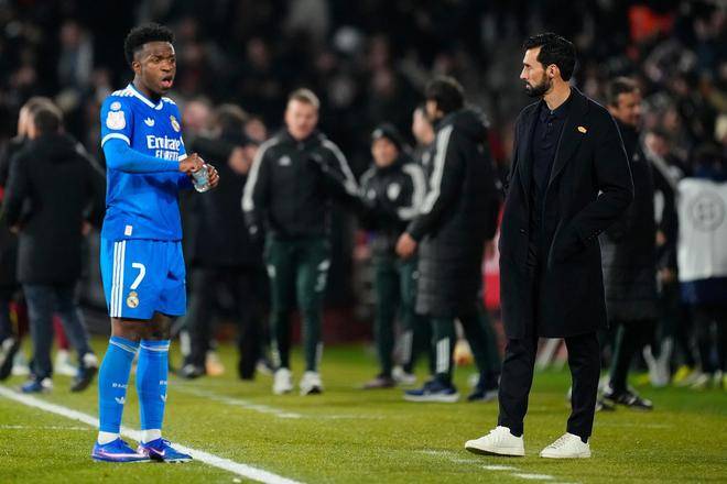 体育游戏-阿拉维斯新队徽