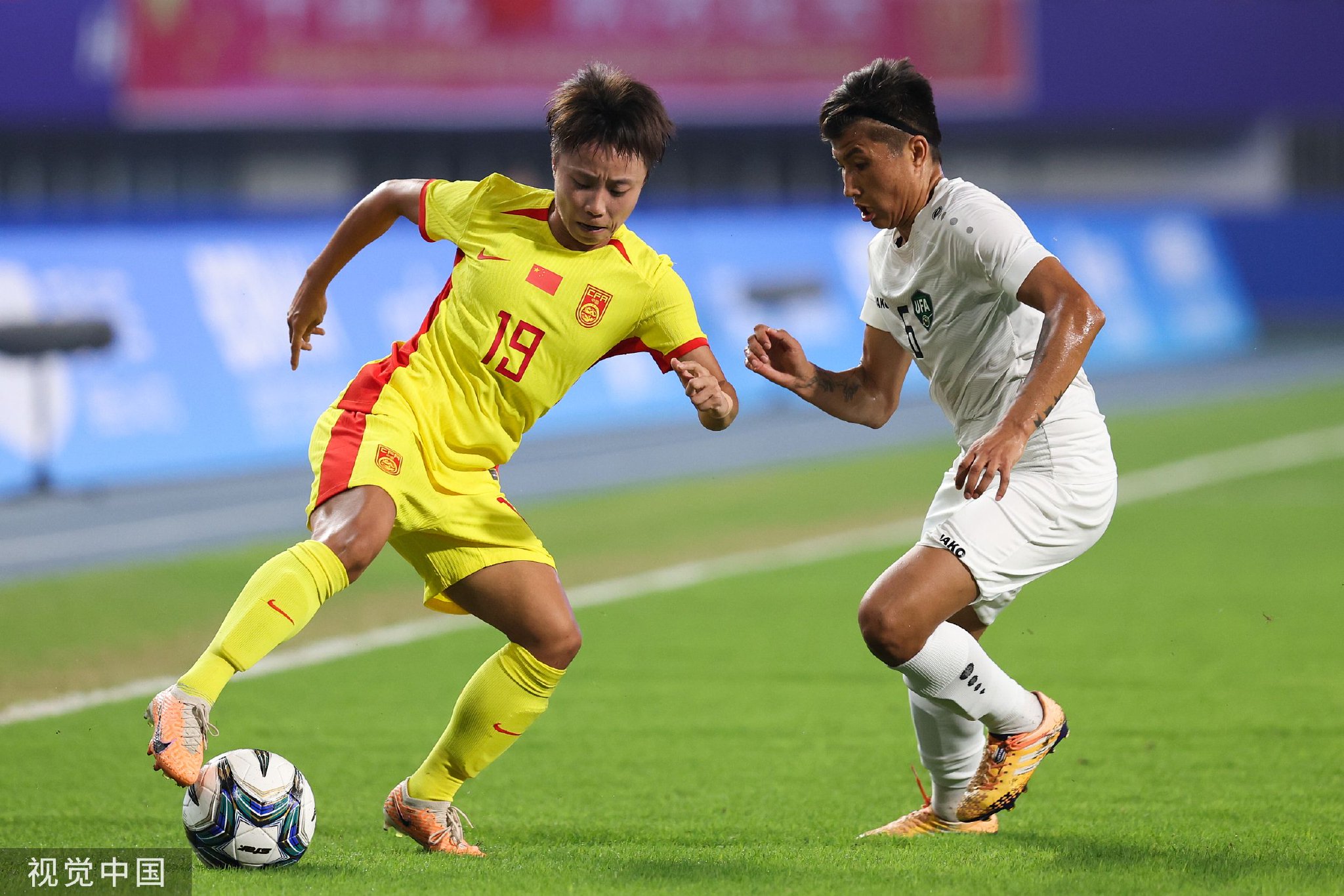 官方网站-国内女子足球赛事中,中国队表现出色夺冠的是谁